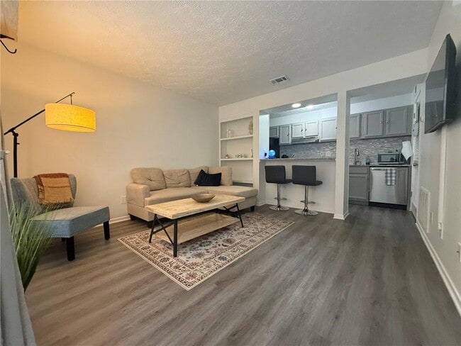 Photo - 6810 Glenridge Dr