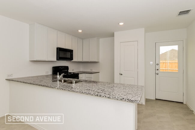 Photo - 1947 Aves Gln Ln