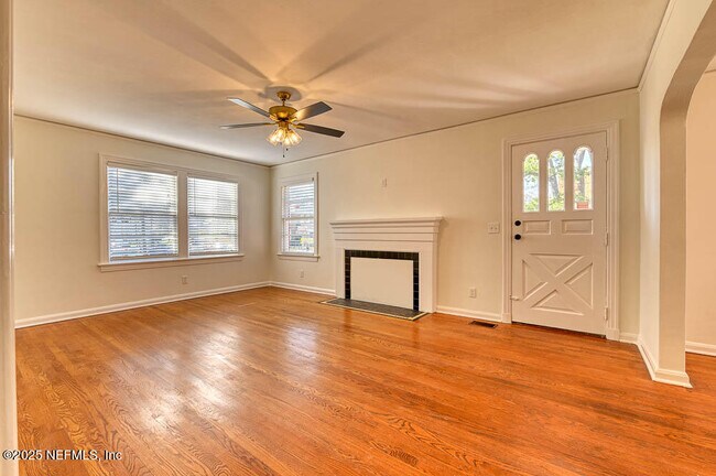 Photo - 1661 Aberdeen St
