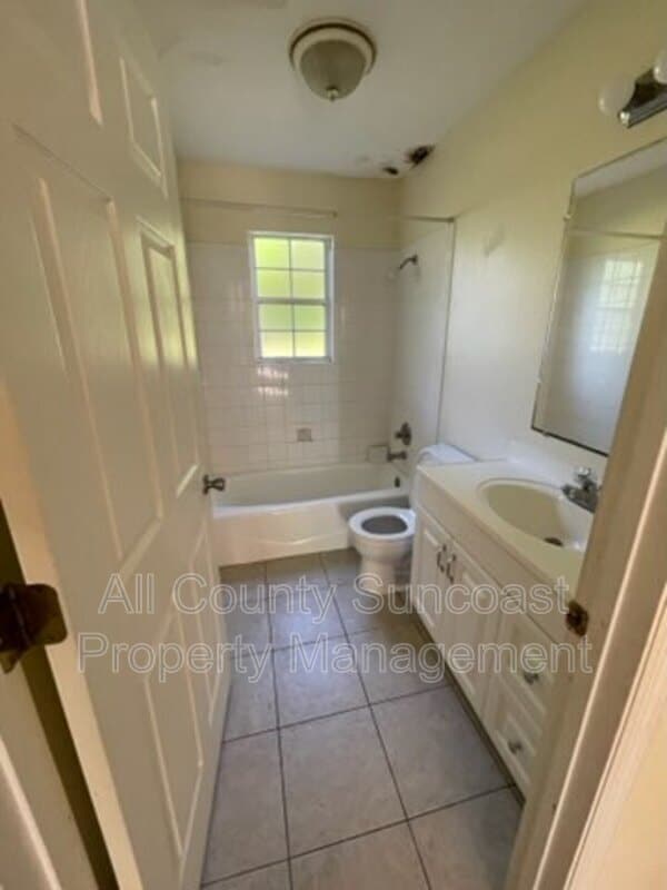 Photo - 630 Mississippi St