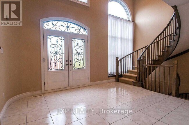 Photo - 220 Viewmount Ave