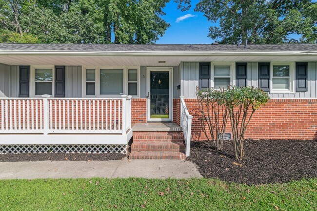 Photo - 5 Fairway Ln
