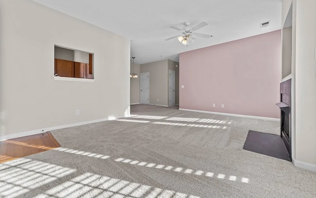 Photo - 3015 Winston Dr Unit 109