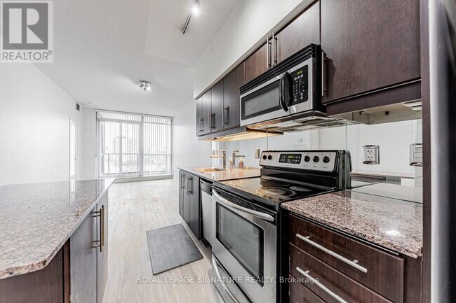 Photo - 2885 Bayview Ave Unit 602