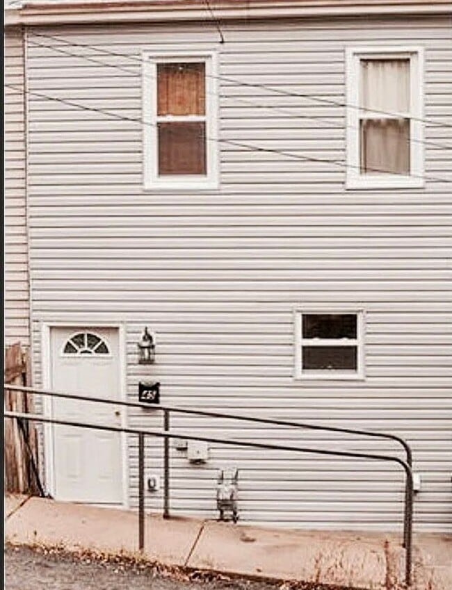 Photo - 45 Sterling St