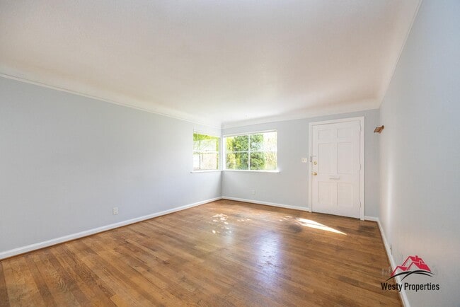 Building Photo - 1811 SE Salmon St