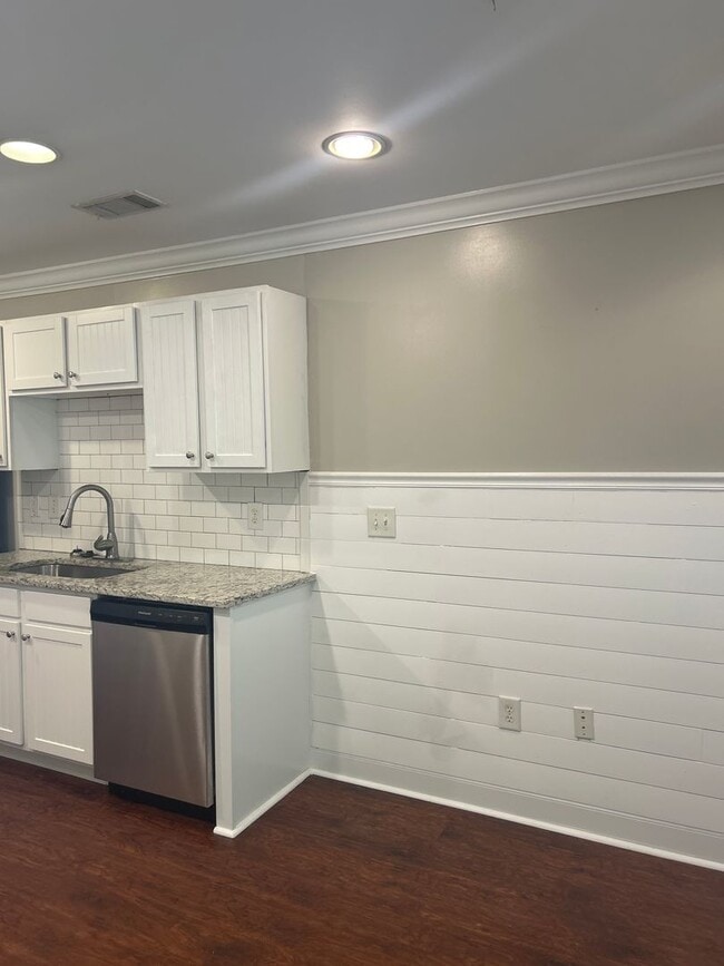 Photo - 07-103 Barrett Unit 07-103 - C