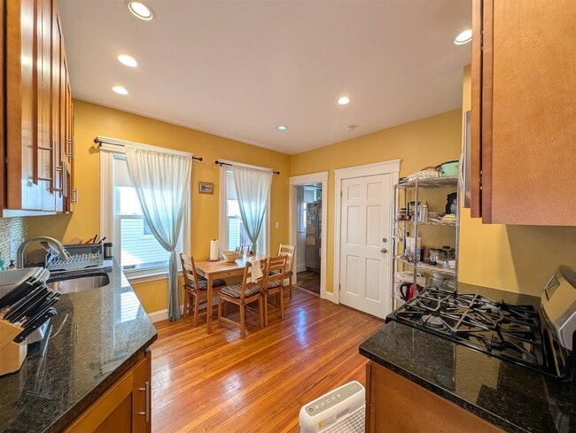 430 Main St Unit 1