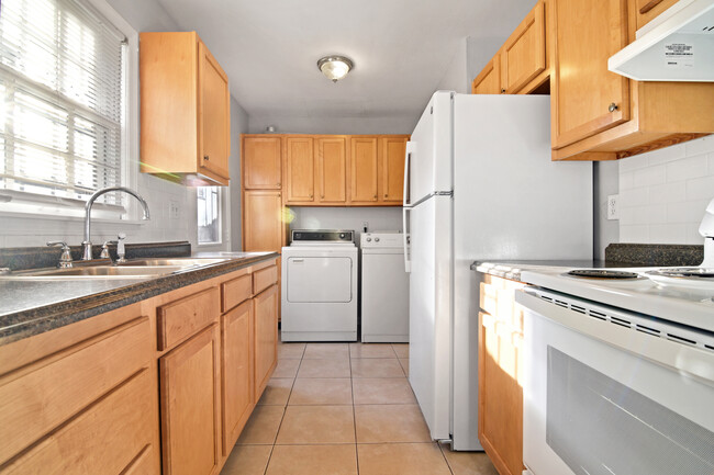 Photo - 402 W Hill St Unit 402