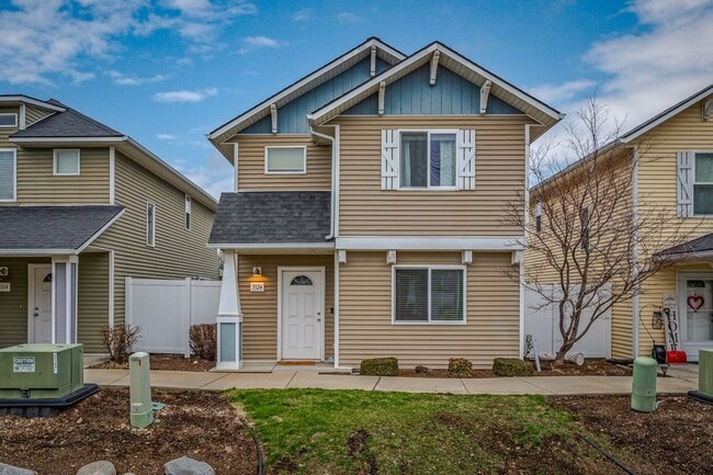 Building Photo - 3324 E Garrin Ct