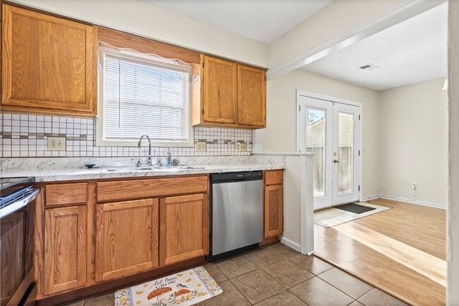 Photo - 810 Choctaw Ave