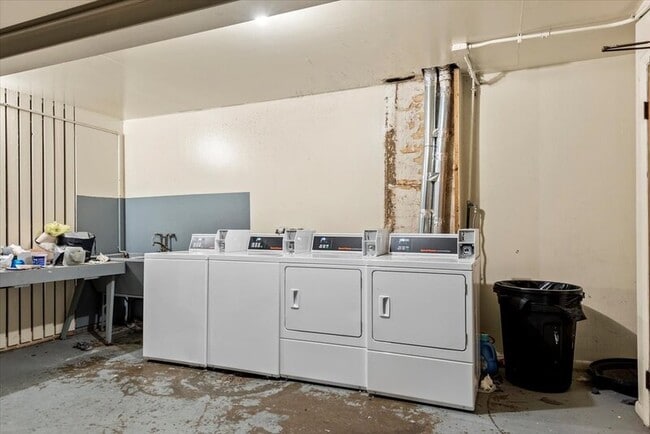 Photo - 111 S Elder Ln