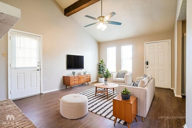 Photo - 12800 Tomanet Trail