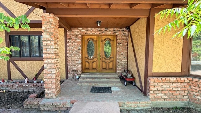 Photo - 54061 Linger Ln