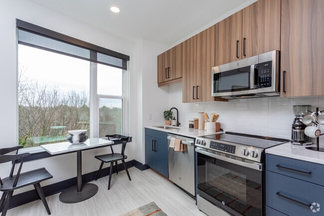 1BR, 1BA - 672SF - Kitchen - The Row