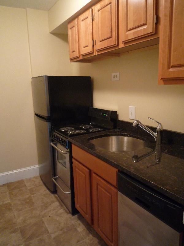 Building Photo - 591 Beacon St Rental