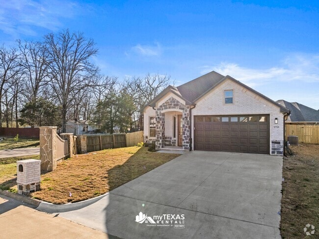 Building Photo - 2701 Stone Hedge St Rental