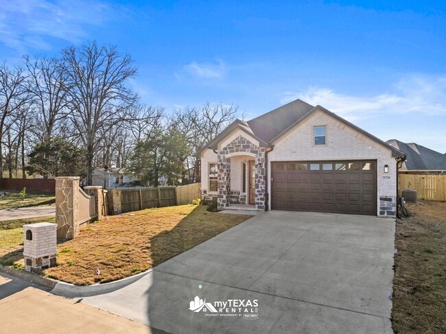 Building Photo - 2701 Stone Hedge St Rental