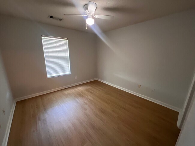 Photo - Center 629-631 Unit 629