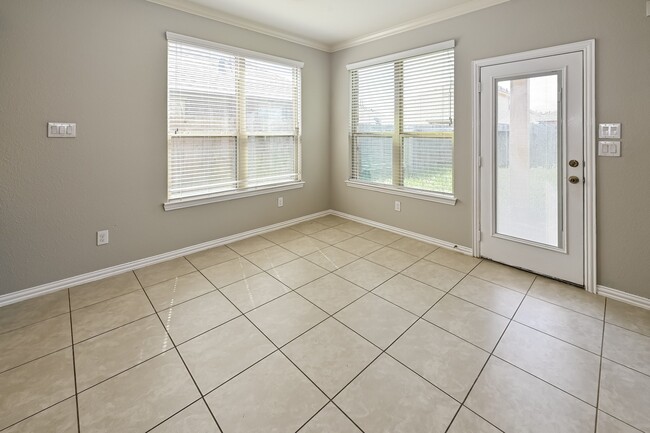 Photo - 4306 Apple Ln