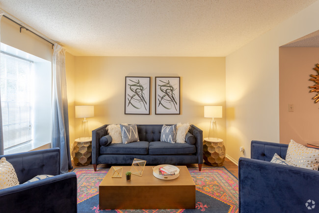 2BR,1.5BA - The Estates At Lafayette Square Apartments