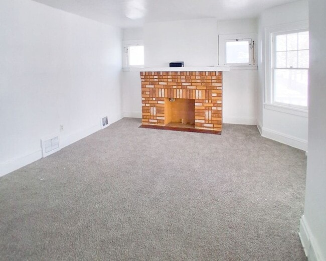 Building Photo - 4772 E 90th St Unit Up