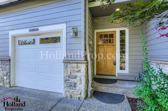 Photo - Charming Murrayhill Townhome with 3 Bedroo...