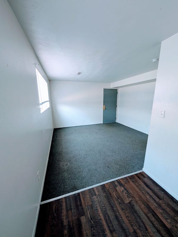 Photo - 227 W Elm St Apartment