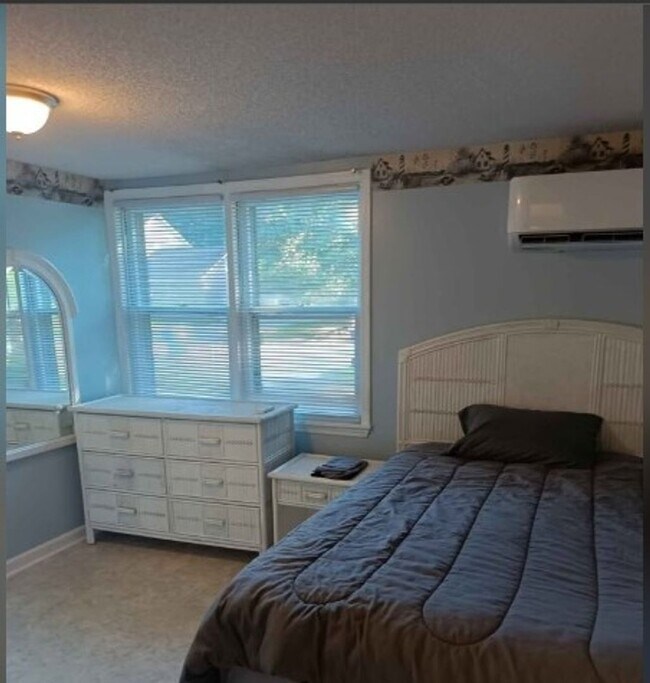 Photo - Charming 1BR House in Charleston