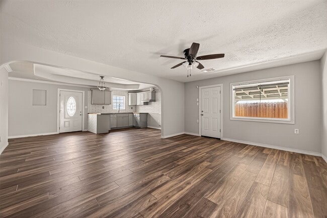 Building Photo - 12906 Gladden Dr