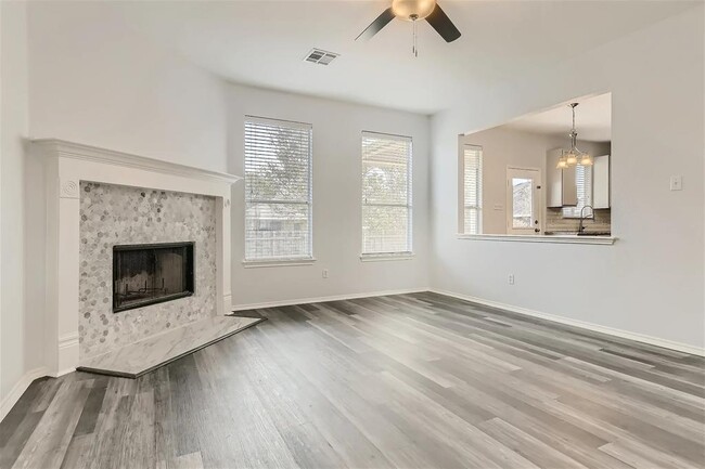 Photo - 1104 Canoe Cove