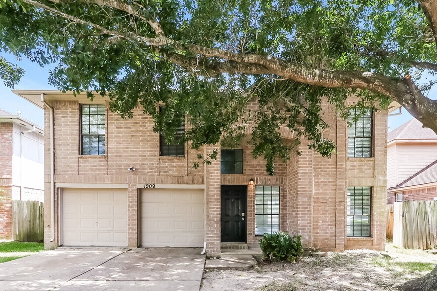 1909 Wildwood Ridge Dr