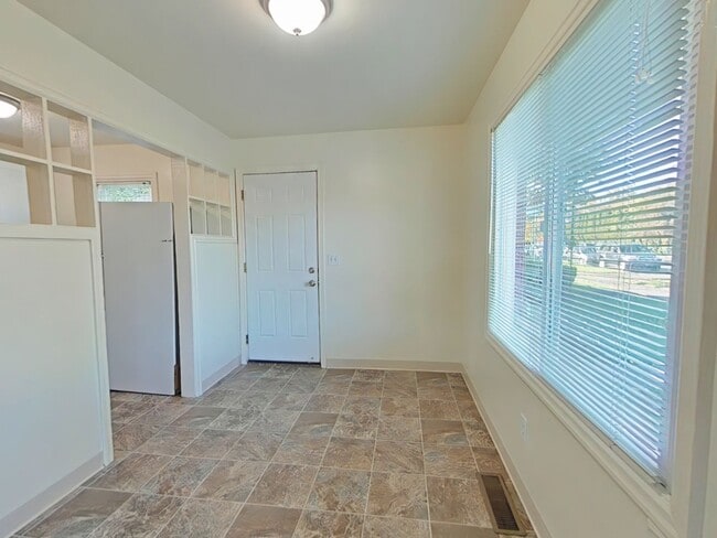 Photo - FALL SPECIAL ~ $1060 OFF FIRST MONTH RENT