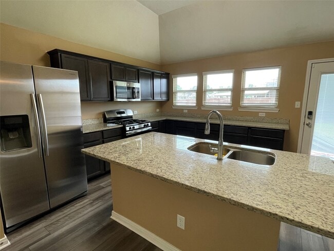 Photo - 832 Mockingbird St