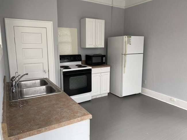 Kitchen - 2220 Whitaker Street Apartments Unit B