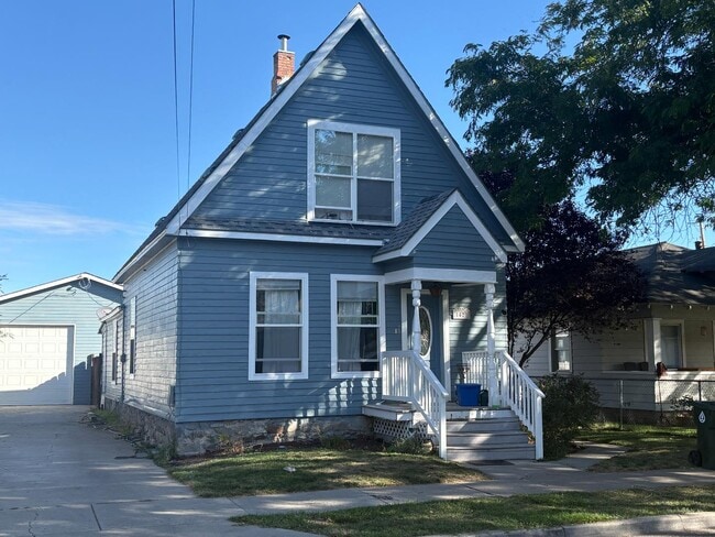 1420 Valley.