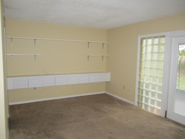 Photo - 48 Bogart Pl