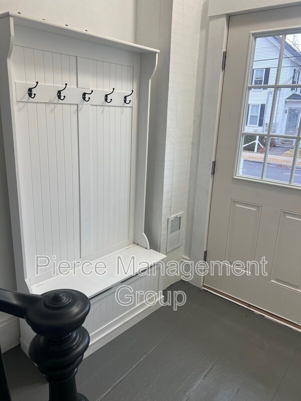 Photo - 18 Maple St Unidad B