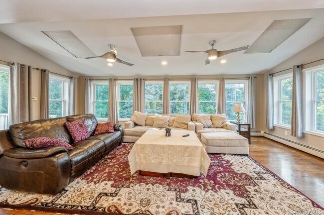 Photo - 516 Almena Ave