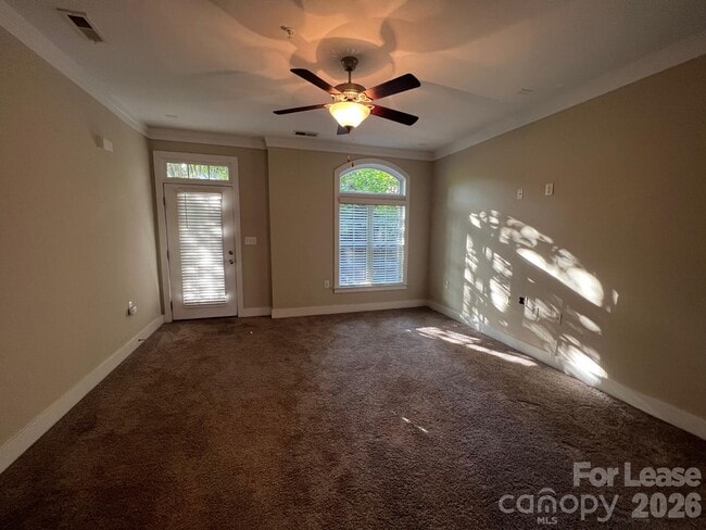 Photo - 227 Harbour Pl Dr