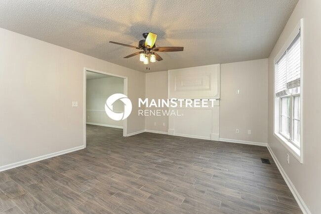 Photo - 3 Bedroom Pet-Friendly Home in WINSTON SALEM, NC with Main Street Renewal