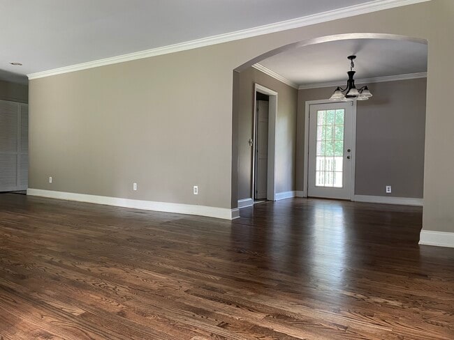 Photo - 956 Seville Dr