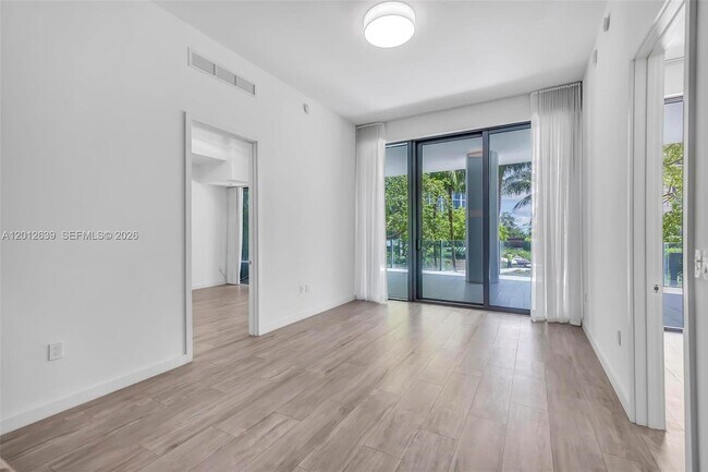 Photo - 2831 S Bayshore Dr Unit 402