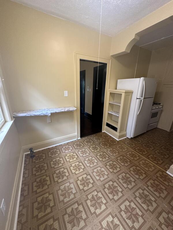 Photo - 1442 W 101st St