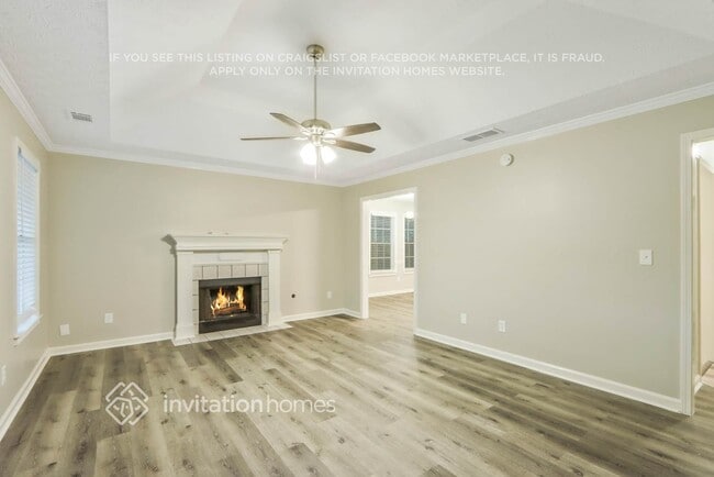 Photo - 415 Cambridge Way