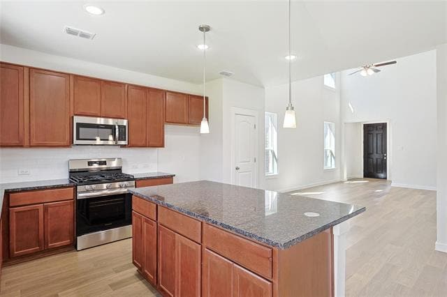 Photo - 623 Russell Dr
