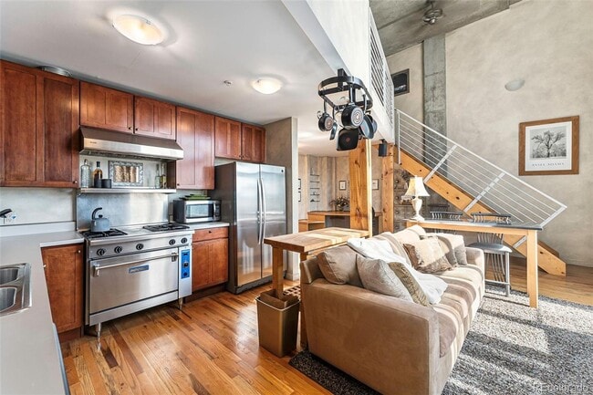 Photo - Beautiful One Bedroom Loft in Golden Triangle.