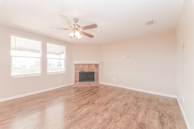 Photo - 1304 Cyprus Dr