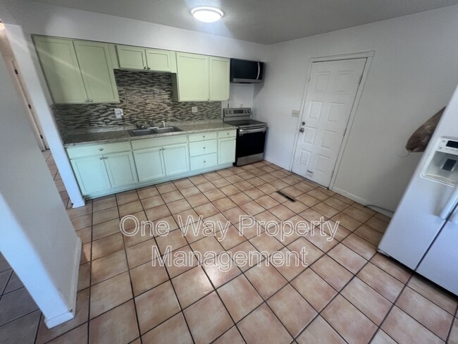 Photo - 1114 Longview Dr