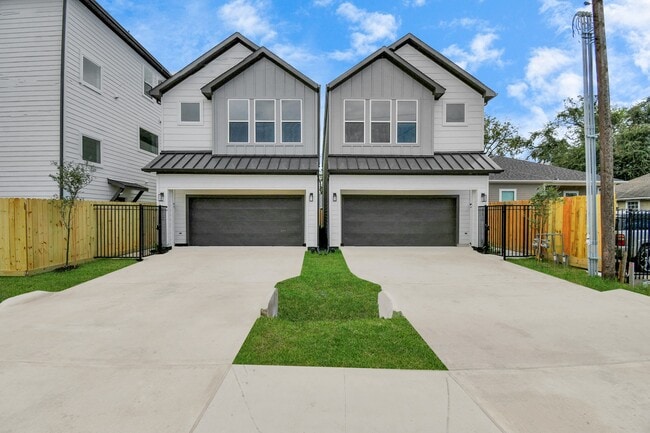 Photo - 2610 Vance St